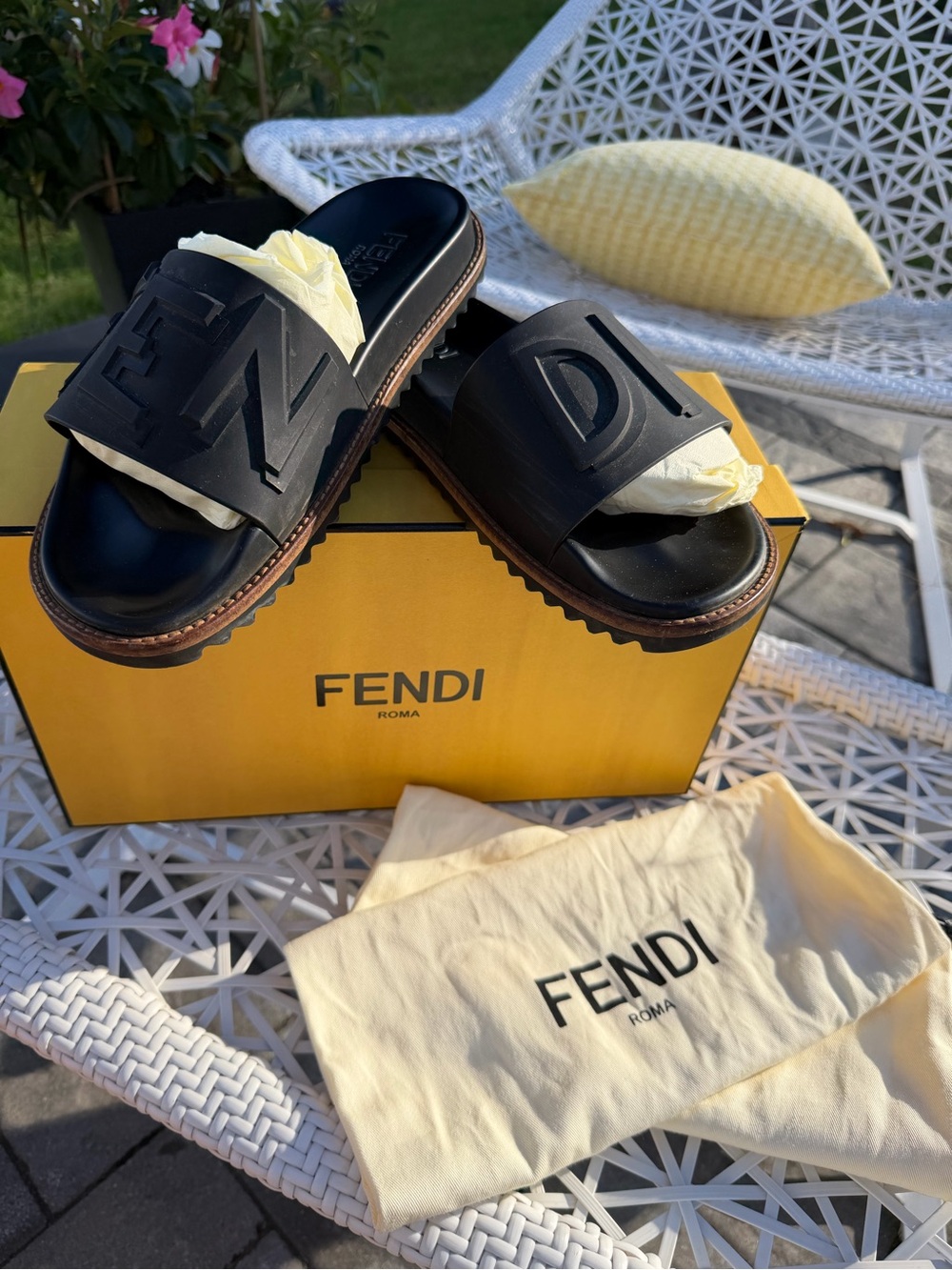 Fendi men’s sandals - size 7